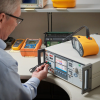Многоцелевой калибратор высокого соответствия Fluke 5080A/MEG-C 240